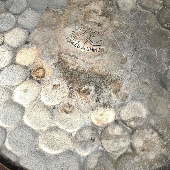 Vintage Everlast Forged Aluminum Bowl With Ribbed Lid - Picture 5 of 6